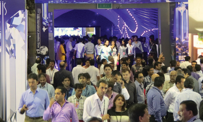 iijs 2012 crowd day 4